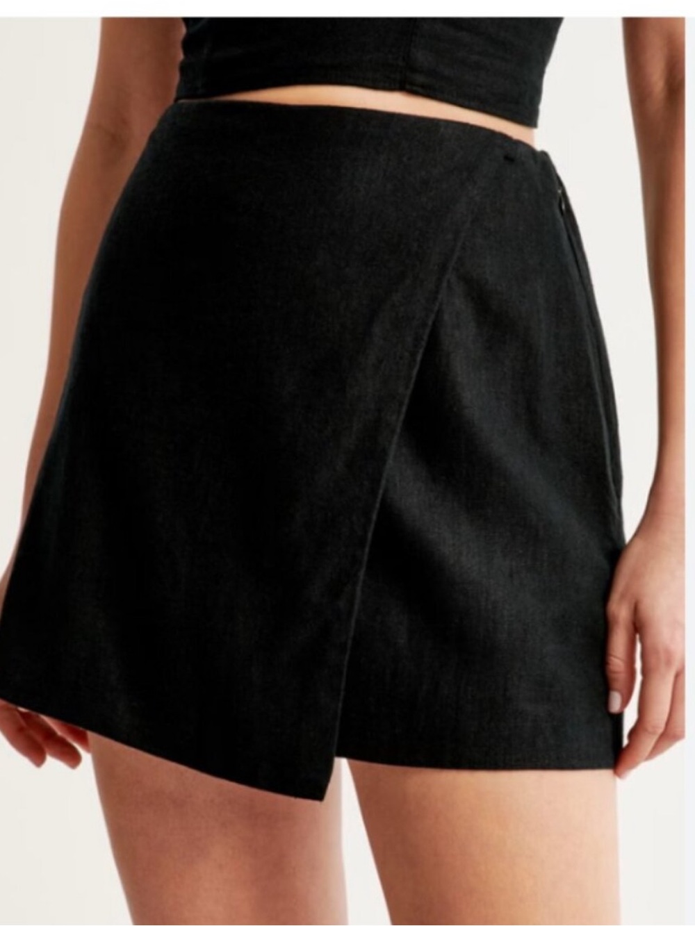 The A&F Scarlett Mini Skort - Ultra High Rise